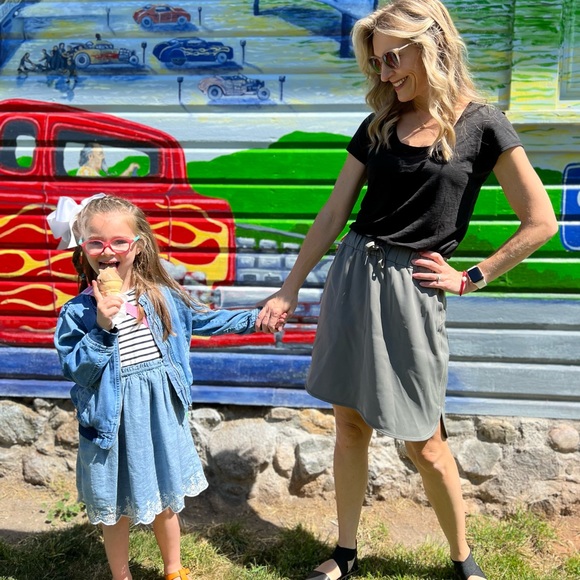 Meet your Posher, Cami - Picture 2 of 3